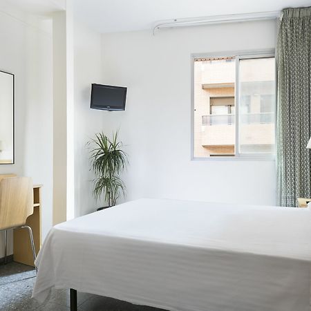Hotel Climent Barselona Dış mekan fotoğraf