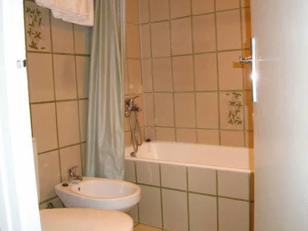 Hotel Climent Barselona Dış mekan fotoğraf