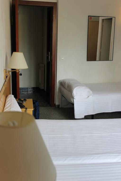 Hotel Climent Barselona Dış mekan fotoğraf