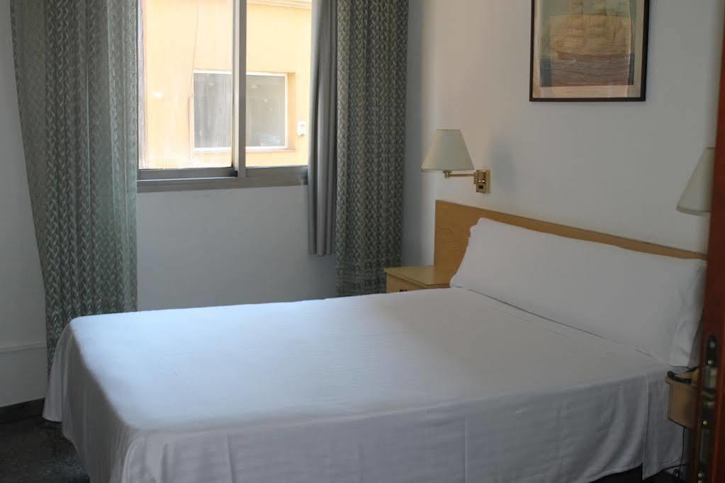 Hotel Climent Barselona Dış mekan fotoğraf