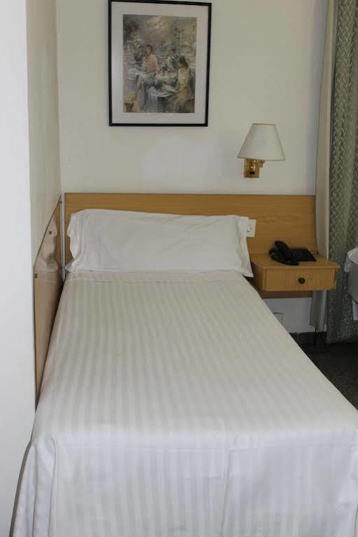 Hotel Climent Barselona Dış mekan fotoğraf