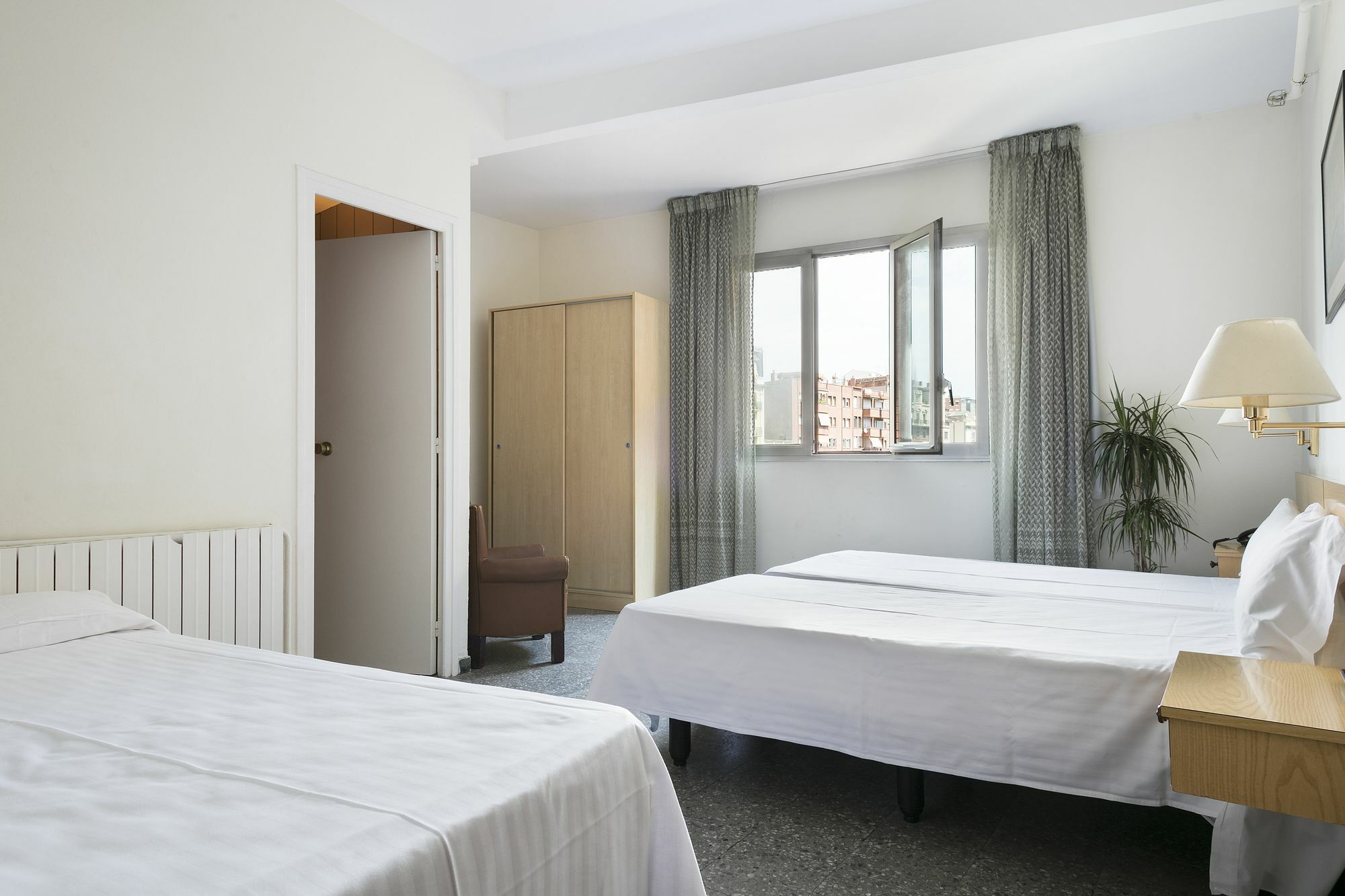 Hotel Climent Barselona Dış mekan fotoğraf